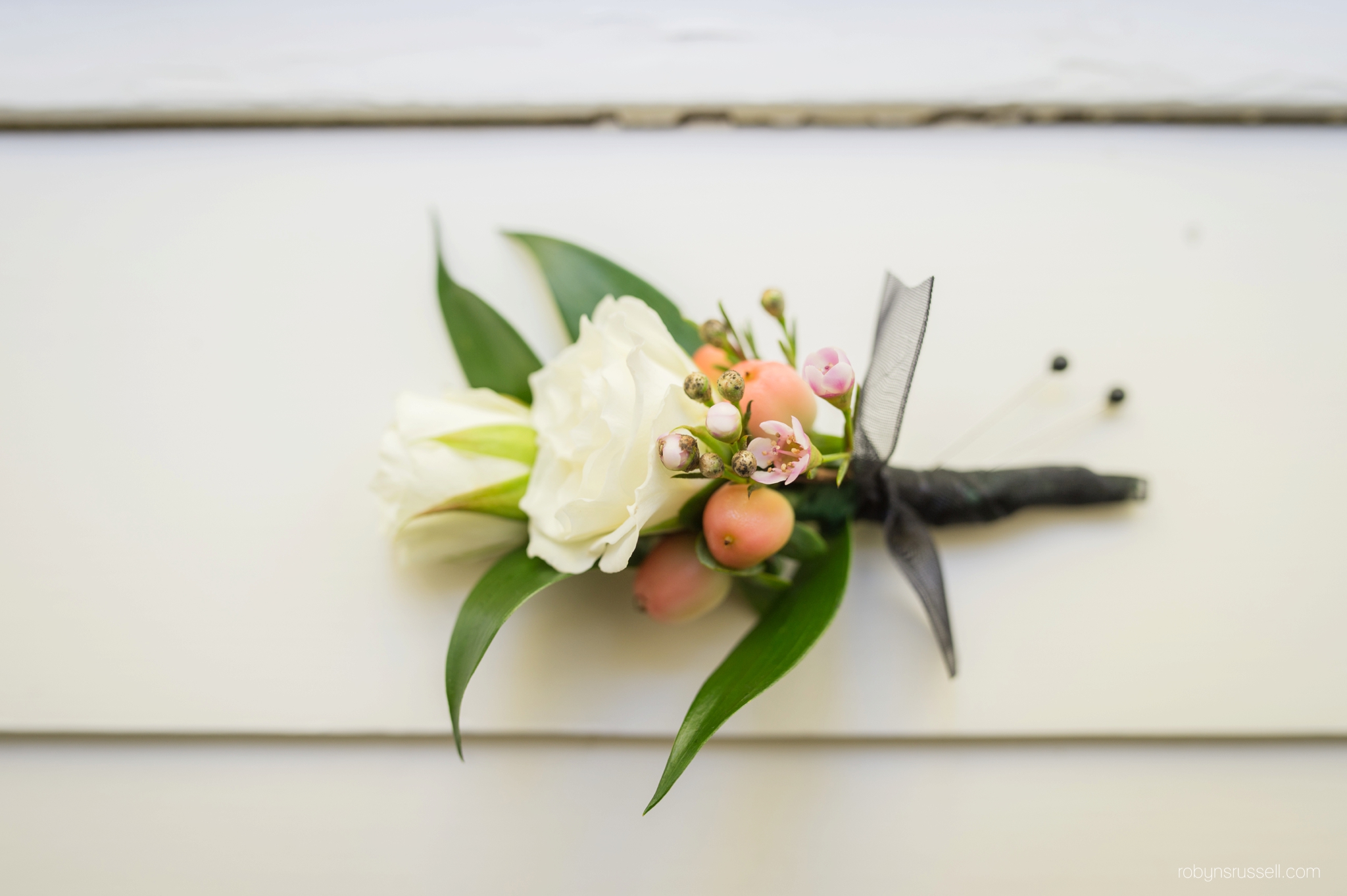 03-groom-boutonniere.jpg