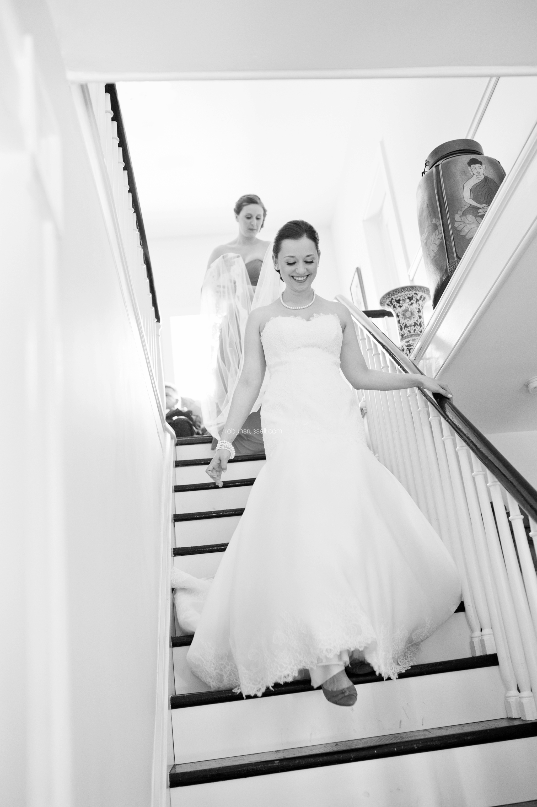 10-bride-walking-down-stairs.jpg