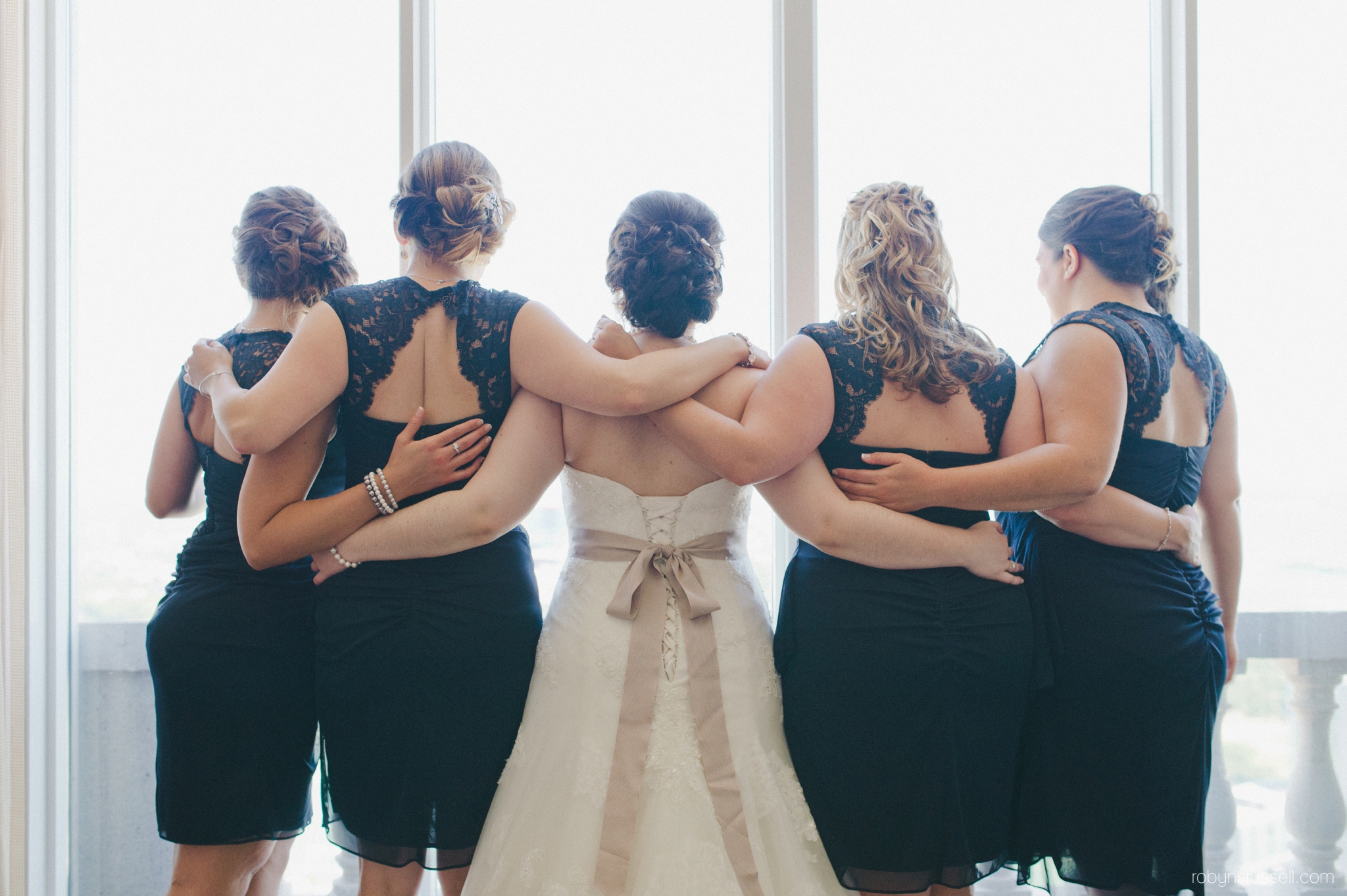 12-bride-and-bridesmaids.jpg