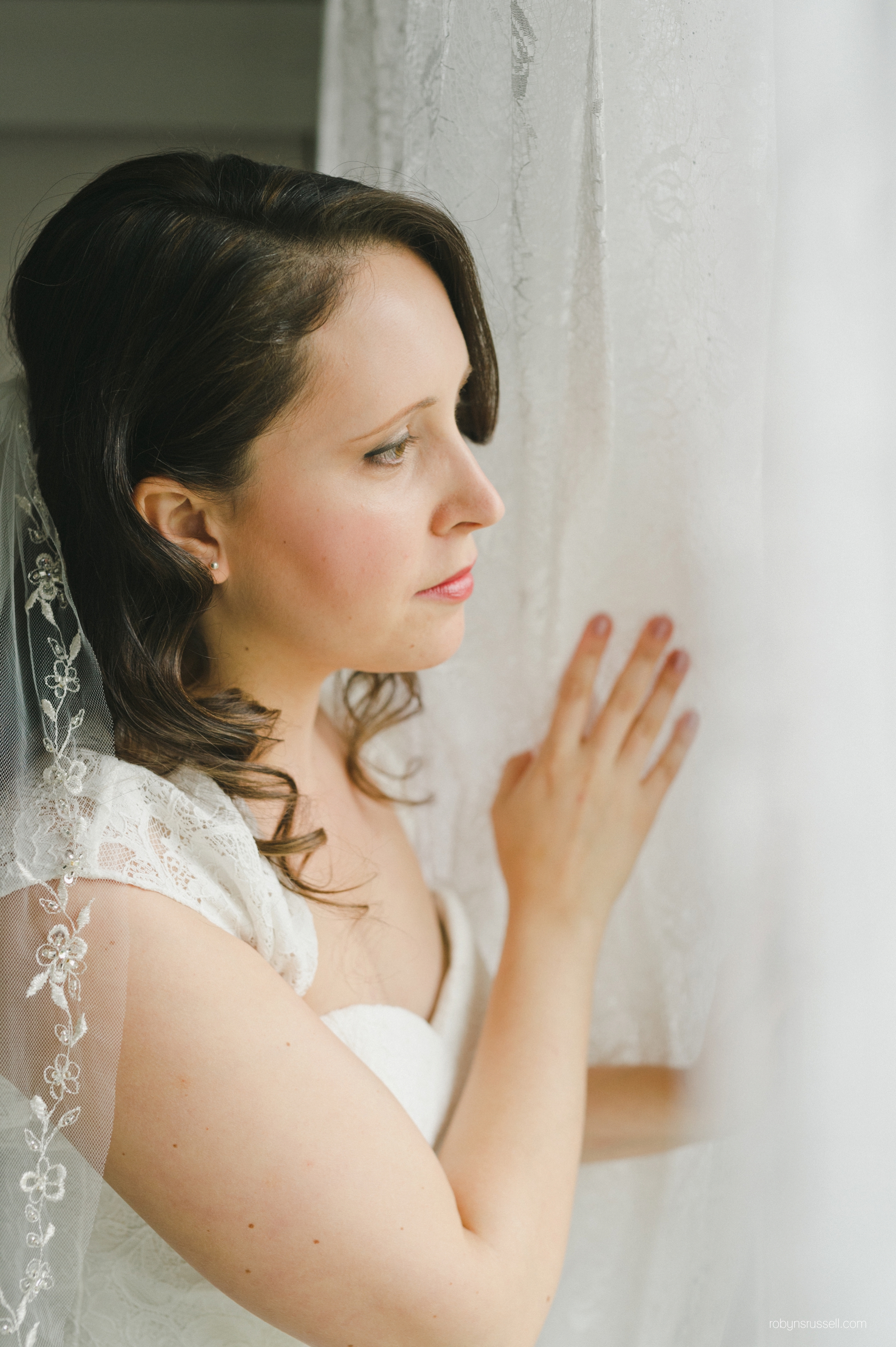 11-stunning-bride-to-be-on-wedding-day.jpg