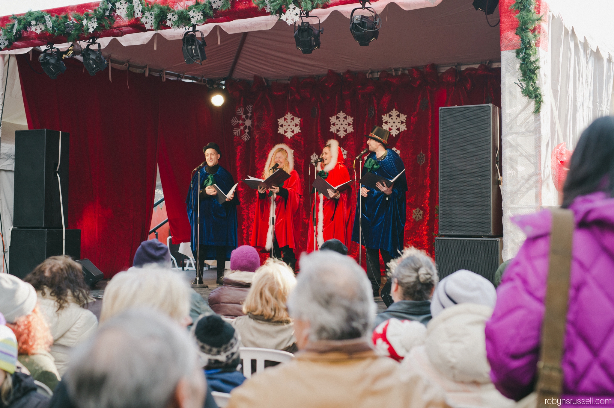 13-christmas-carolers-distillery-district.jpg