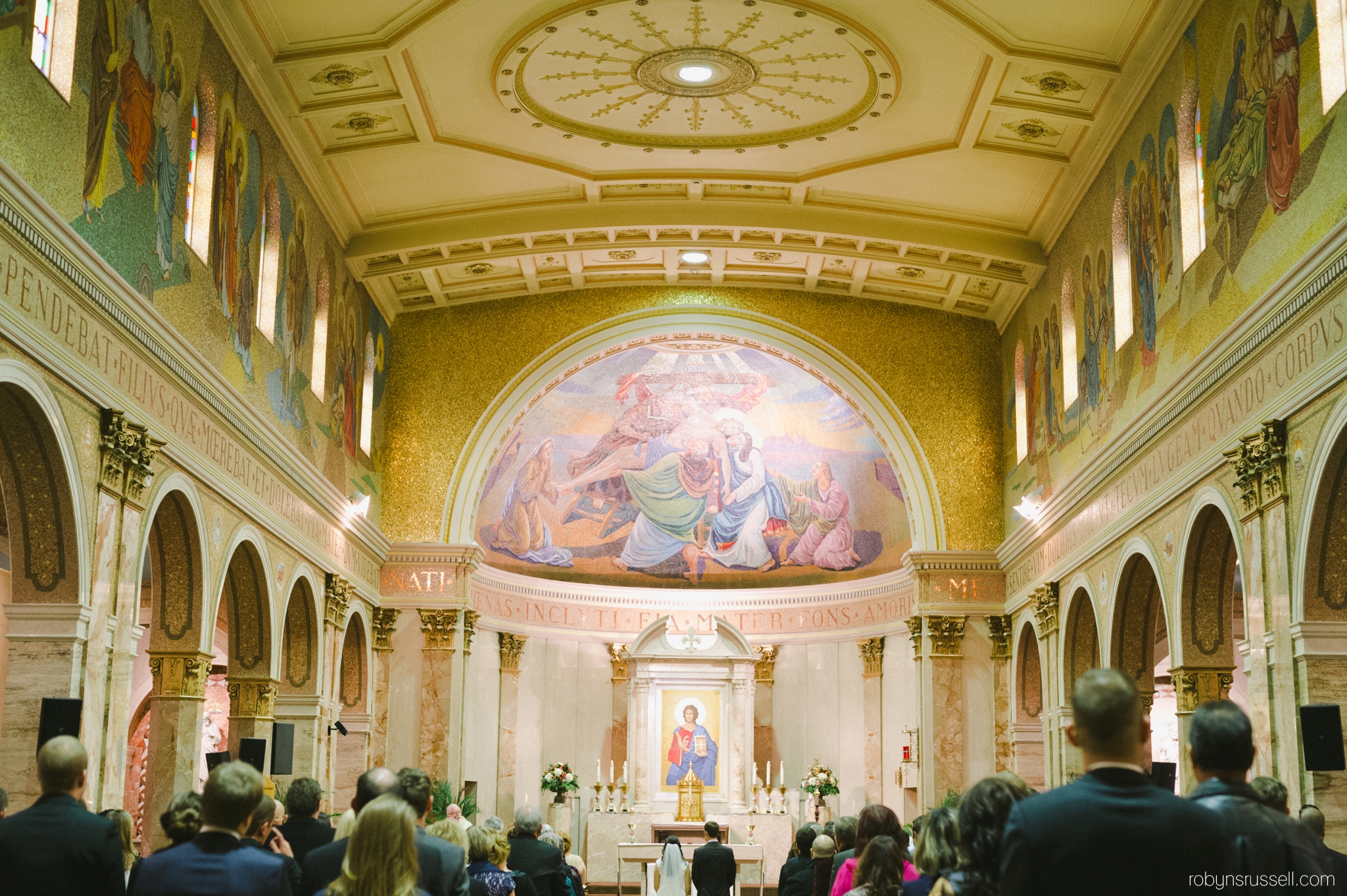 20-grand-church-our-lady-of-sorrows-toronto-wedding-photographer.jpg