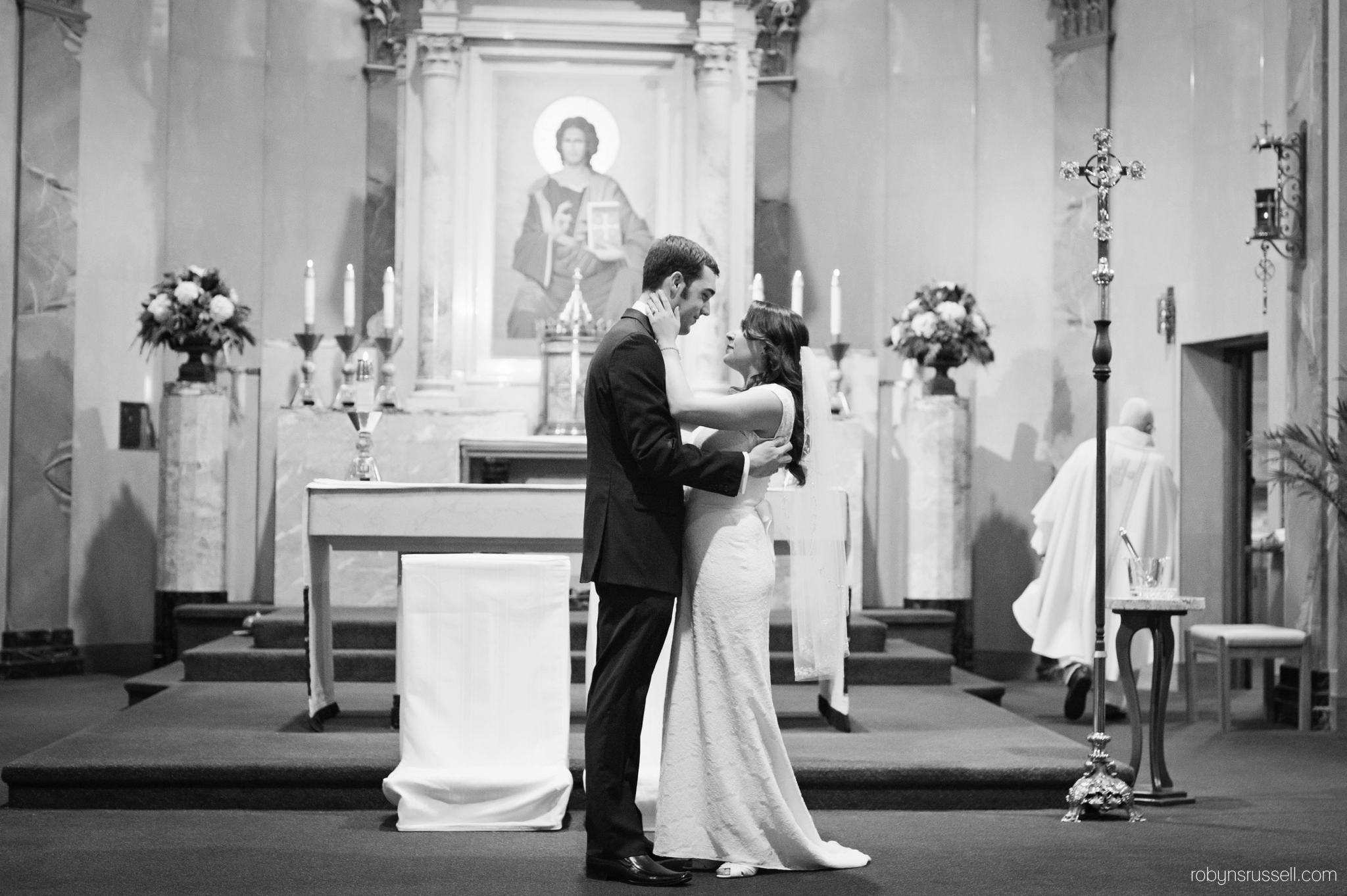 24-bride-and-groom-black-and-white-portrait.jpg