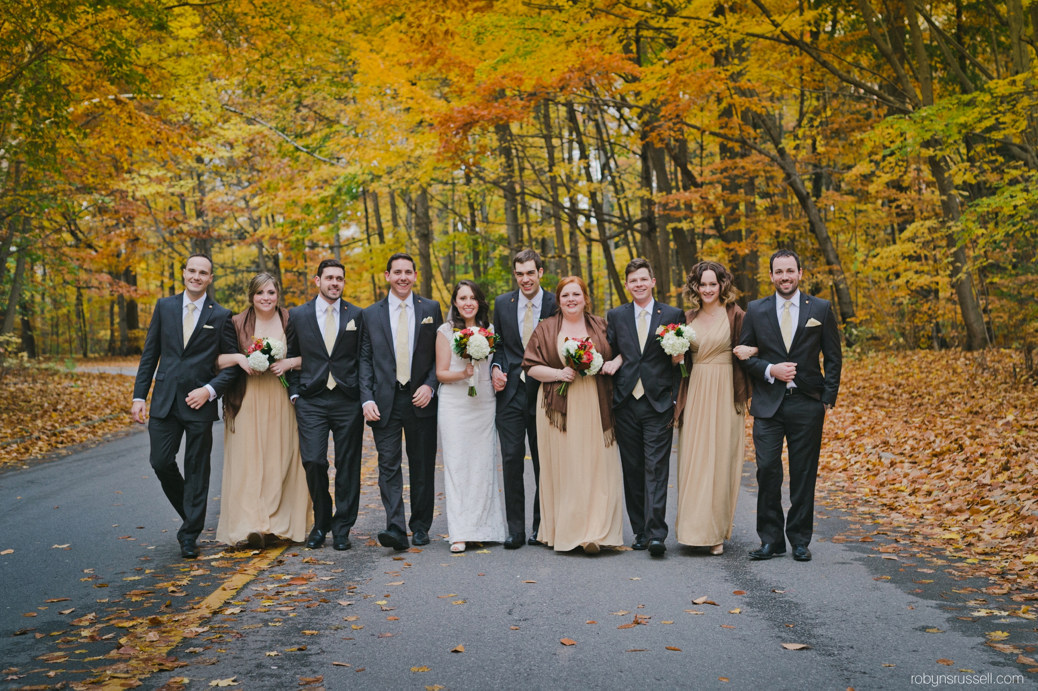 43-bridal-party-fall-wedding-canada.jpg