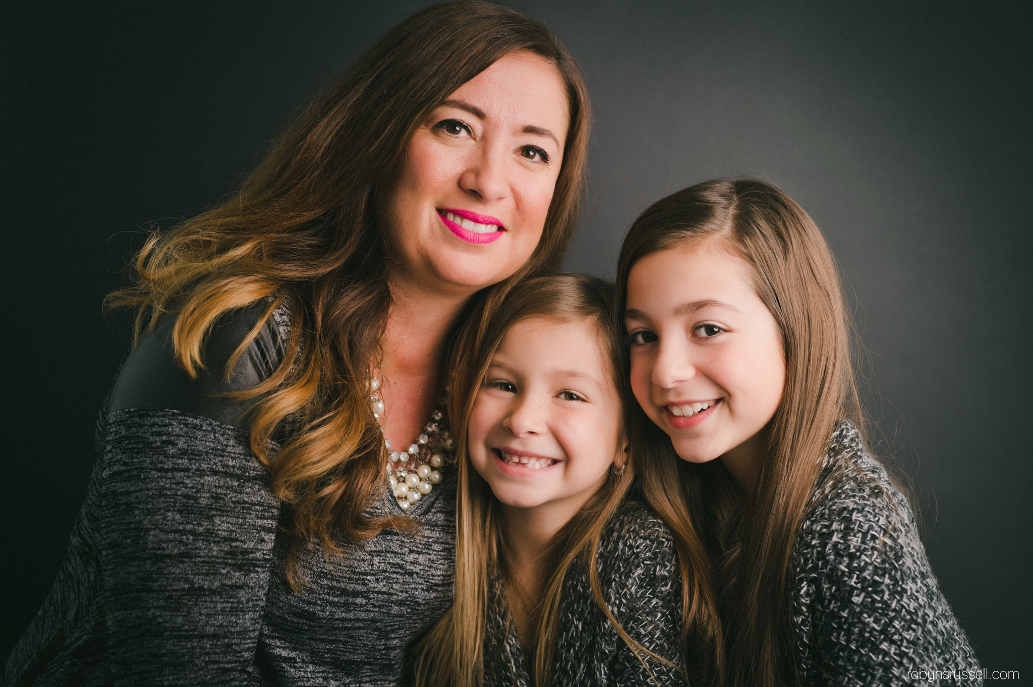 7352-Mother-And-Daughters.jpg
