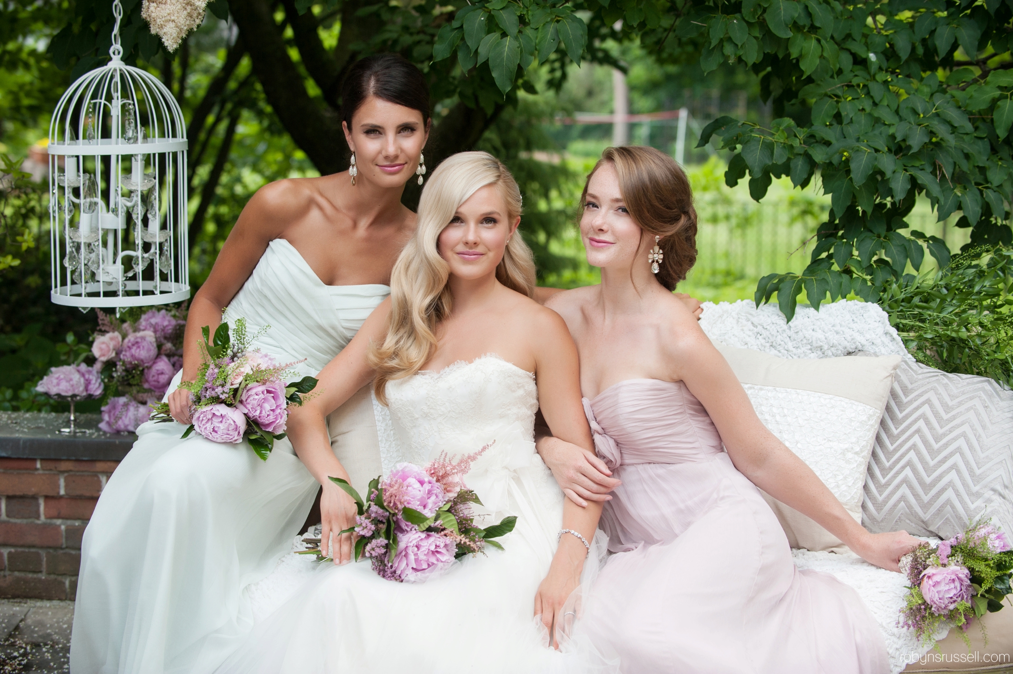 3-wedding-girls-outdoors-sunny-oakville-bridal.jpg