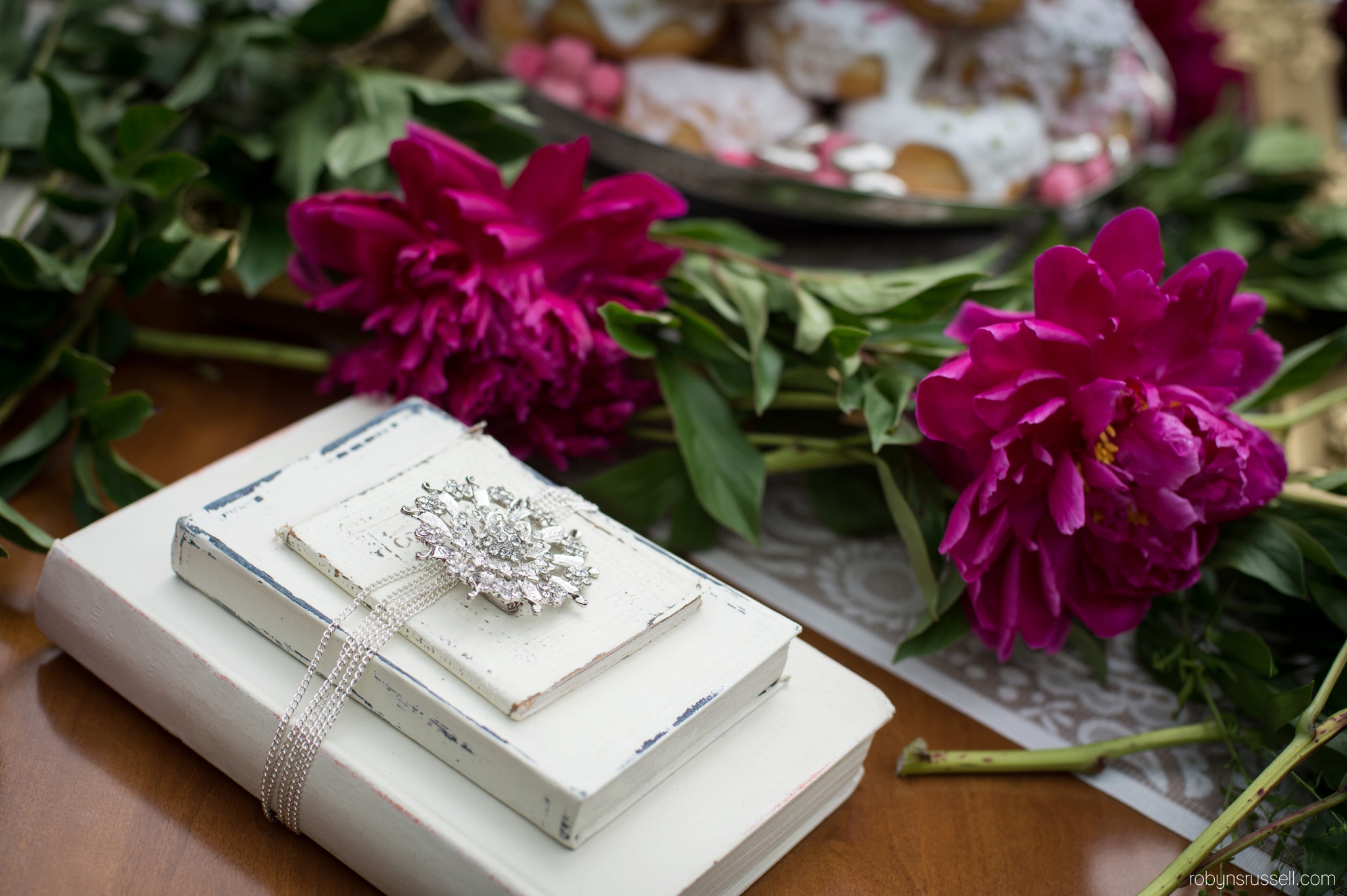 8-details-flowers-peonies-oakville-florist-settings-wedding.jpg