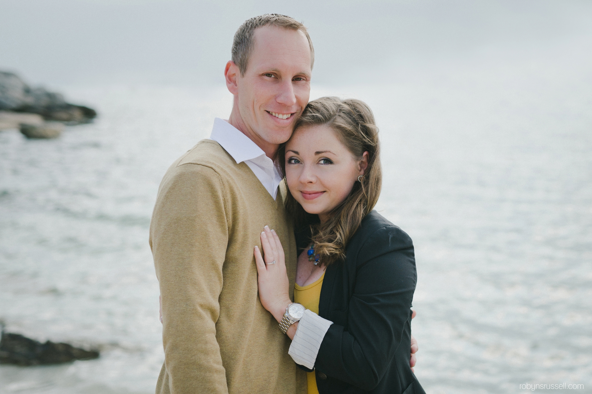 4-beautiful-seaside-portrait-of-a-couple.jpg