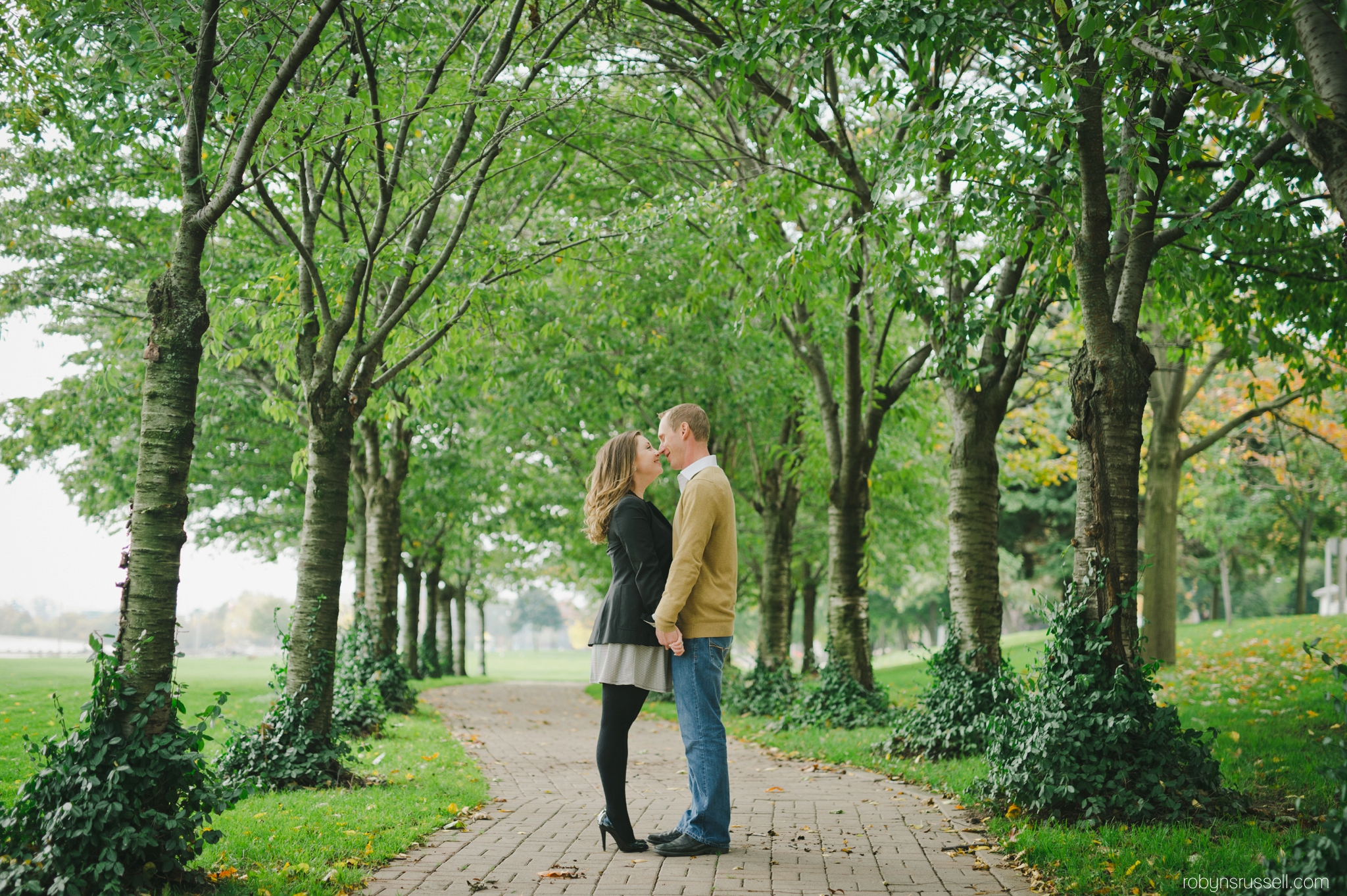 9-spencer-smith-cherry-blossoms-engagement-photo.jpg