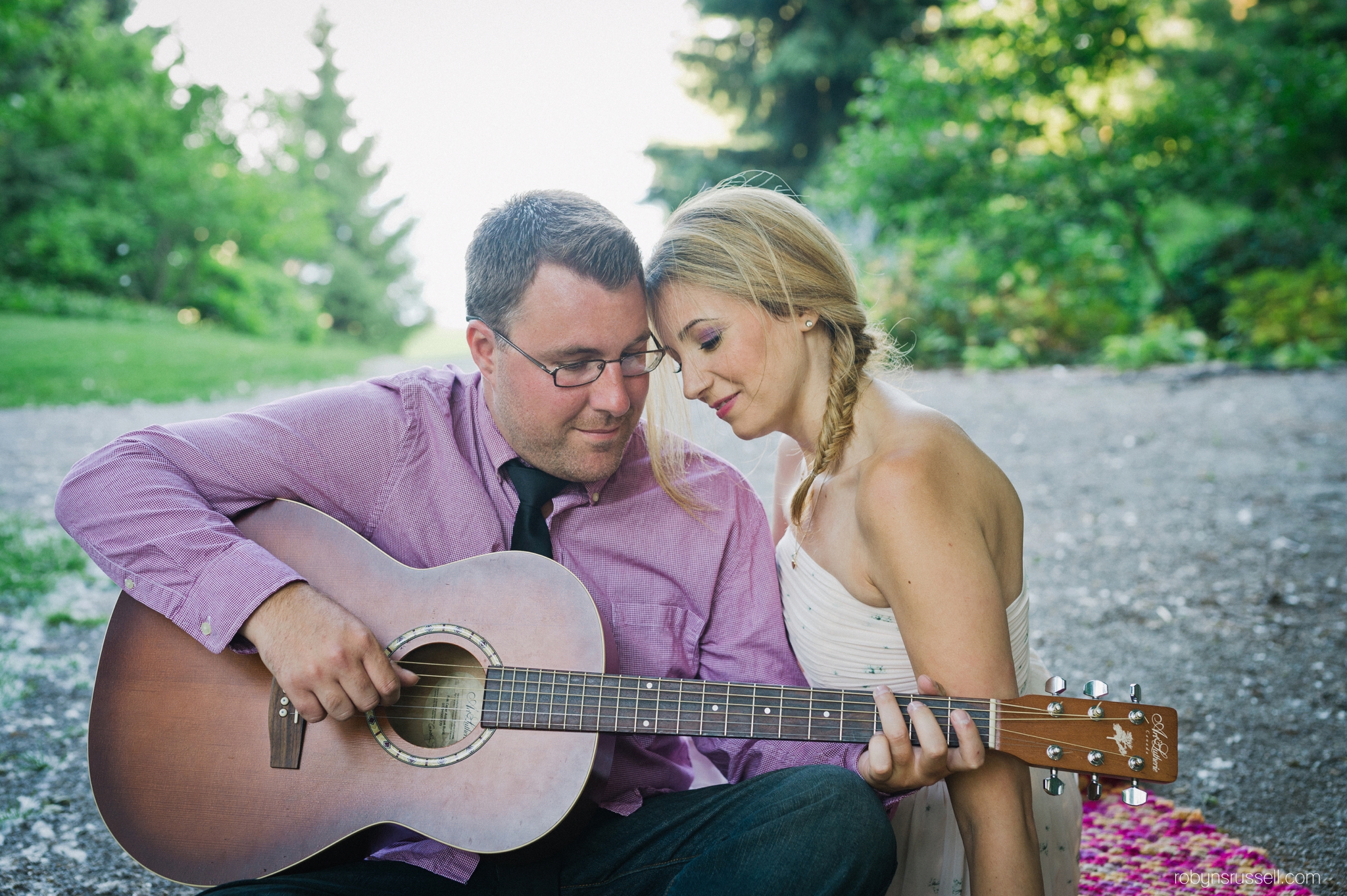 1-couple-playing-guitar-paletta-mansion-burlington.jpg