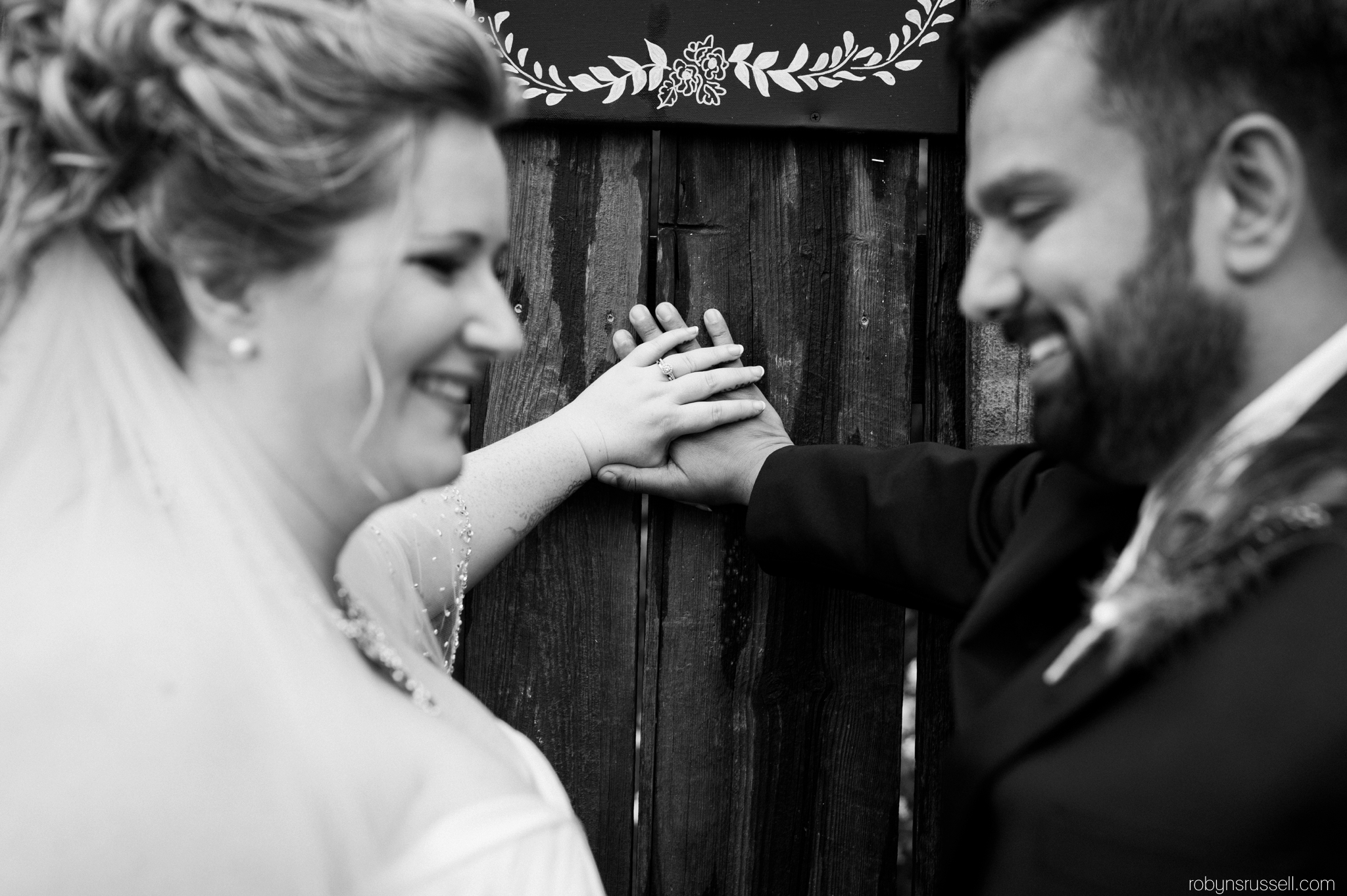 20-bride-and-groom-closeup-rings.jpg