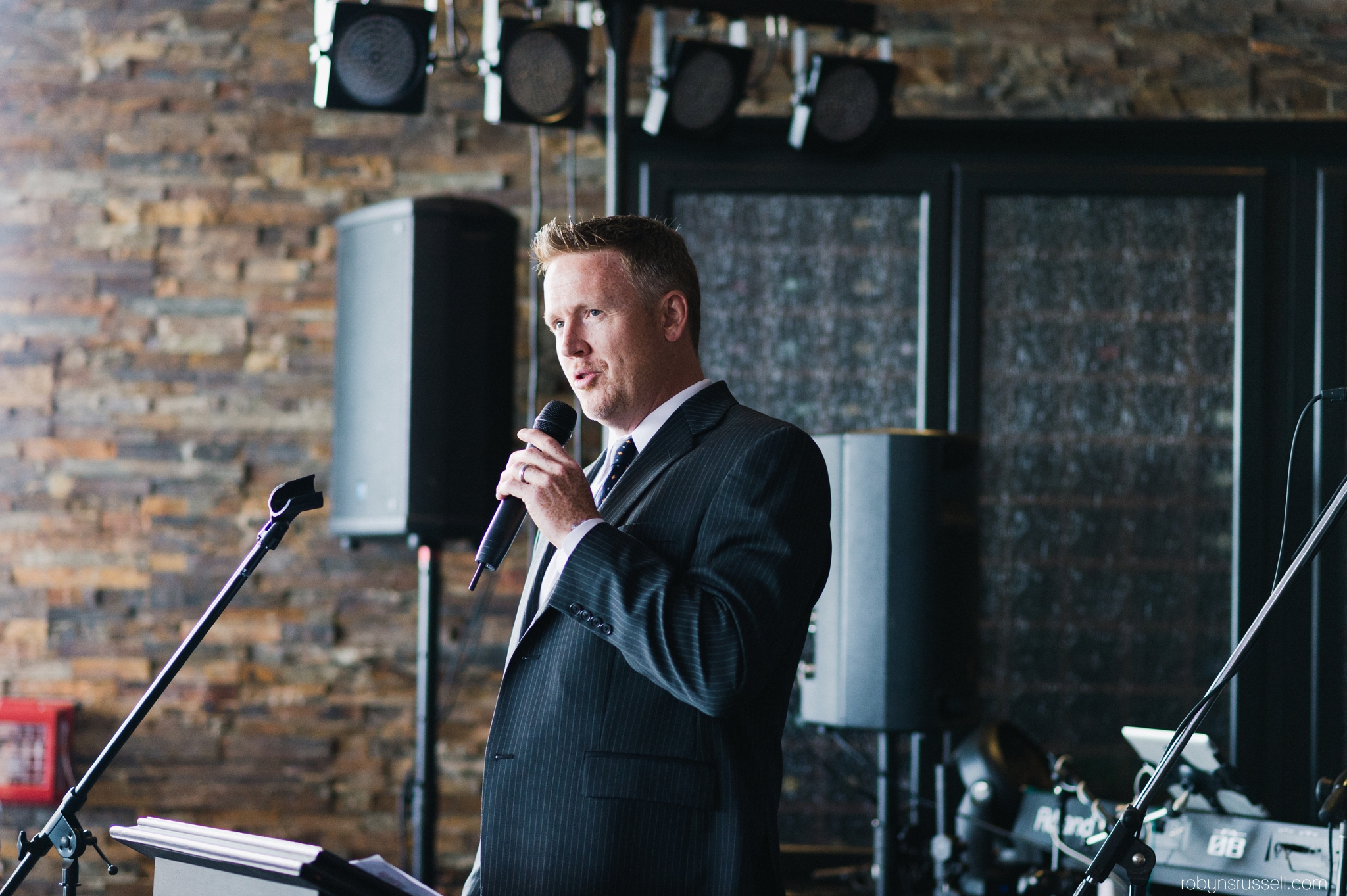 29-mc-speeches-oakville-wedding-photographer.jpg