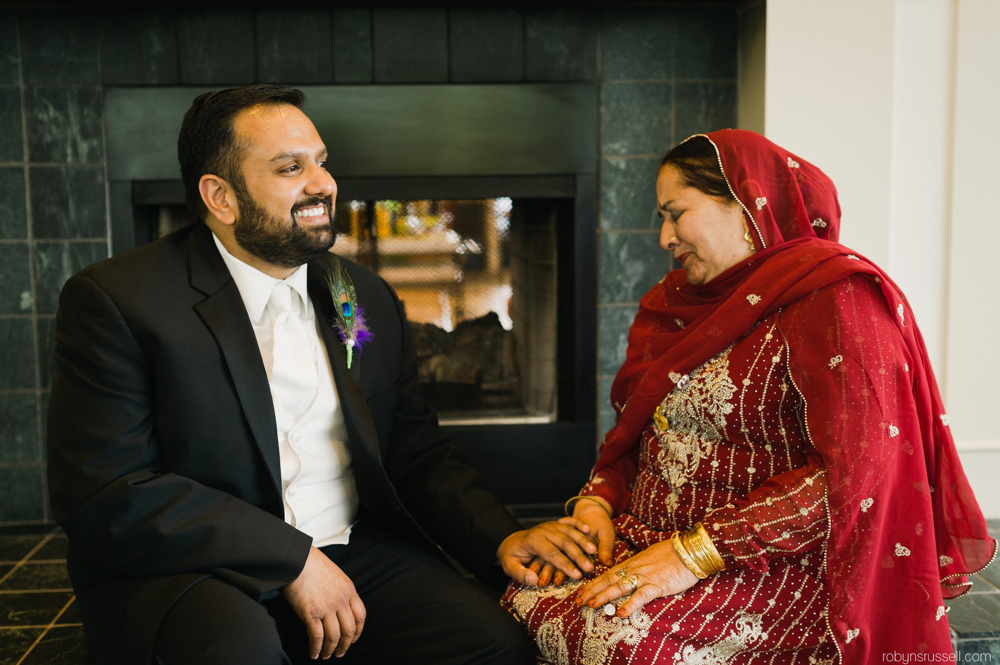 4-emotional-moment-groom-with-mother-wedding-day.jpg