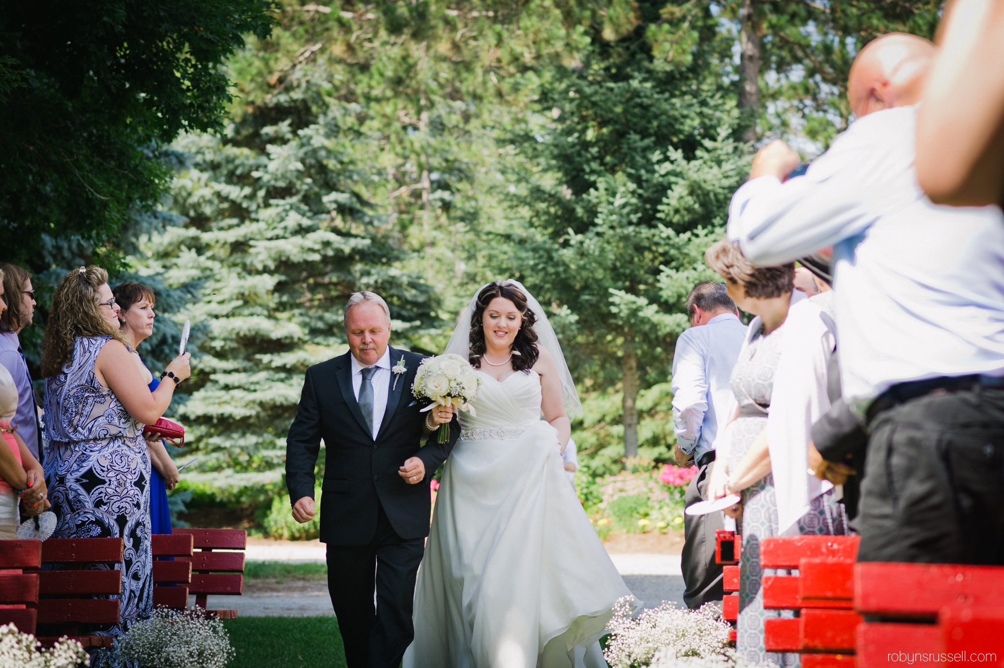 17-beautiful-bride-aj-drysdale-tree-farm.jpg