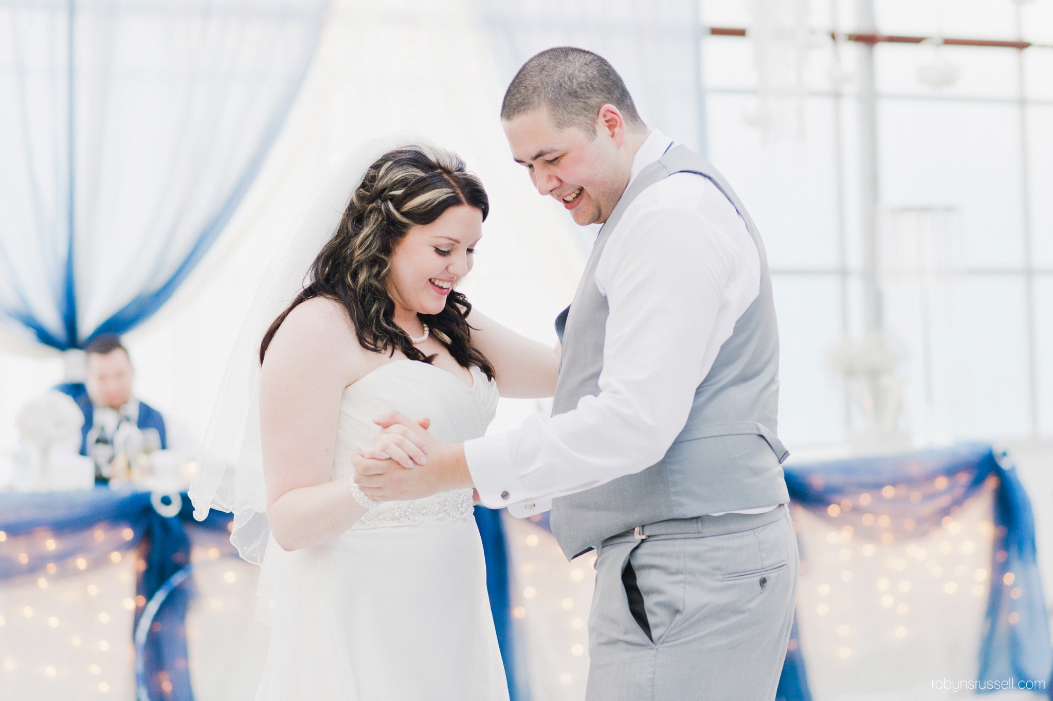 59-bride-and-groom-dance.jpg