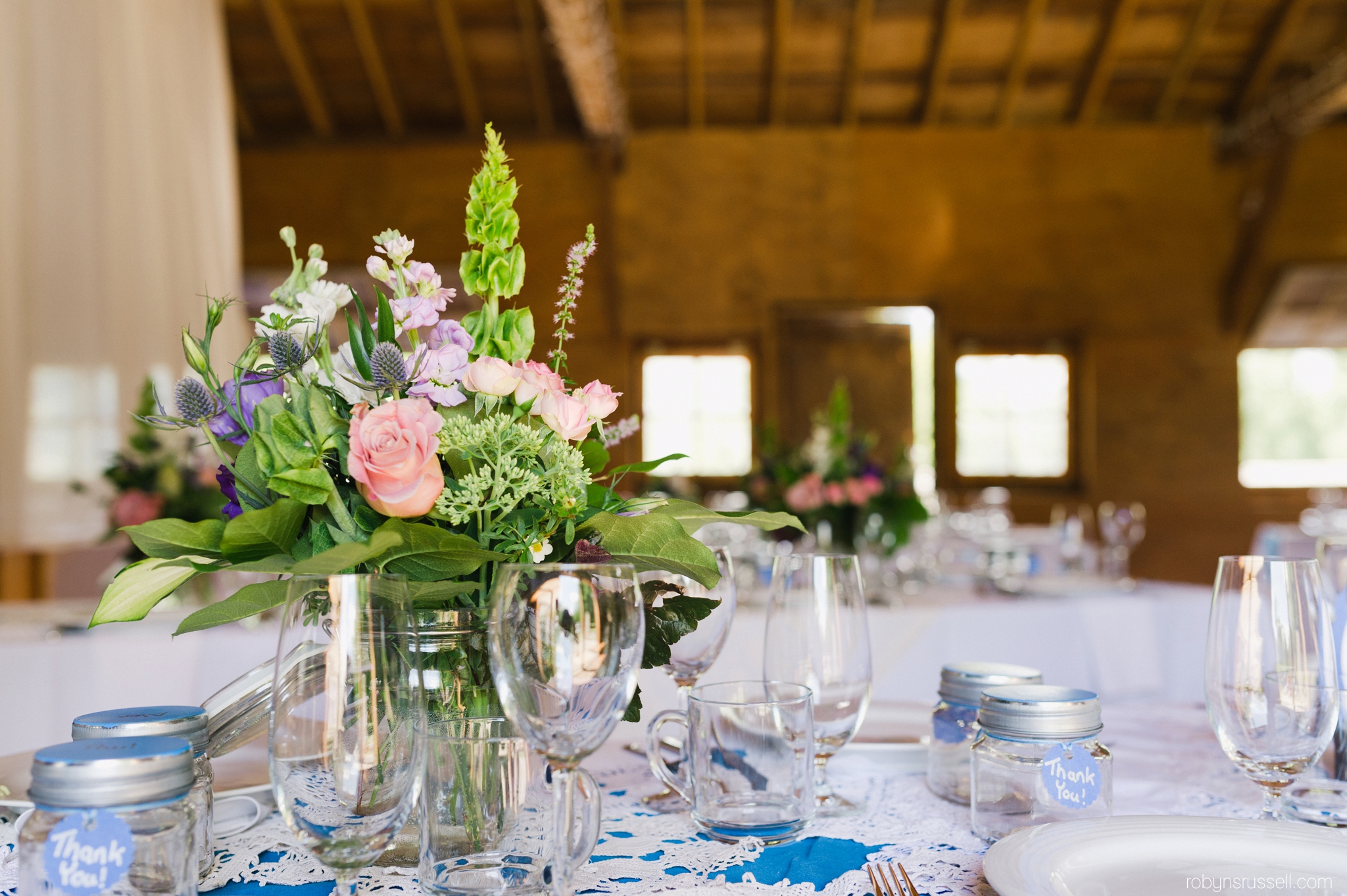 14-beautiful-rustic-tables-at-belwood-lake.jpg