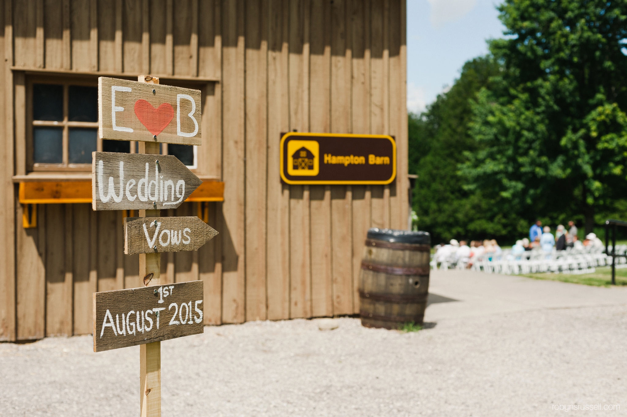 16-signs-for-ceremony-emilie-and-brenon-wedding.jpg