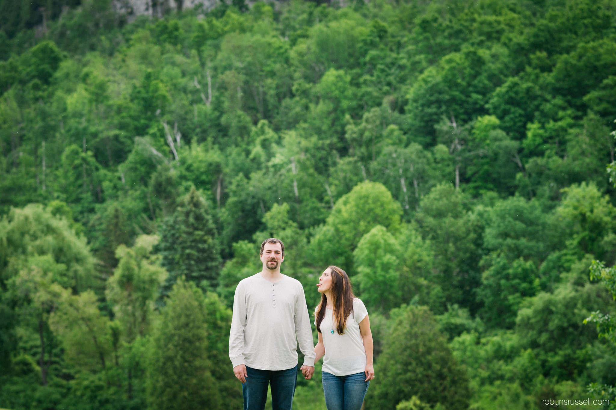 6-silly-bride-and-groom-to-be-photo.jpg